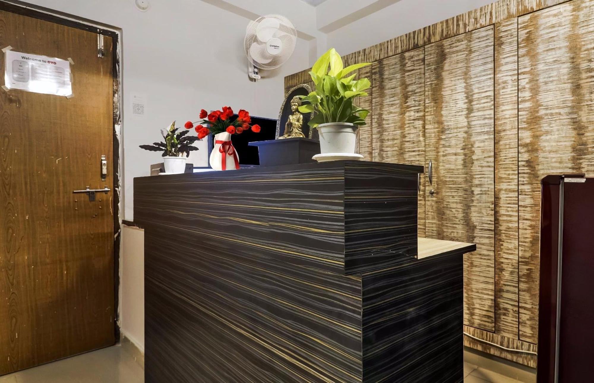 Super Townhouse Rcc Blizz Hotel Kondapur  Kültér fotó
