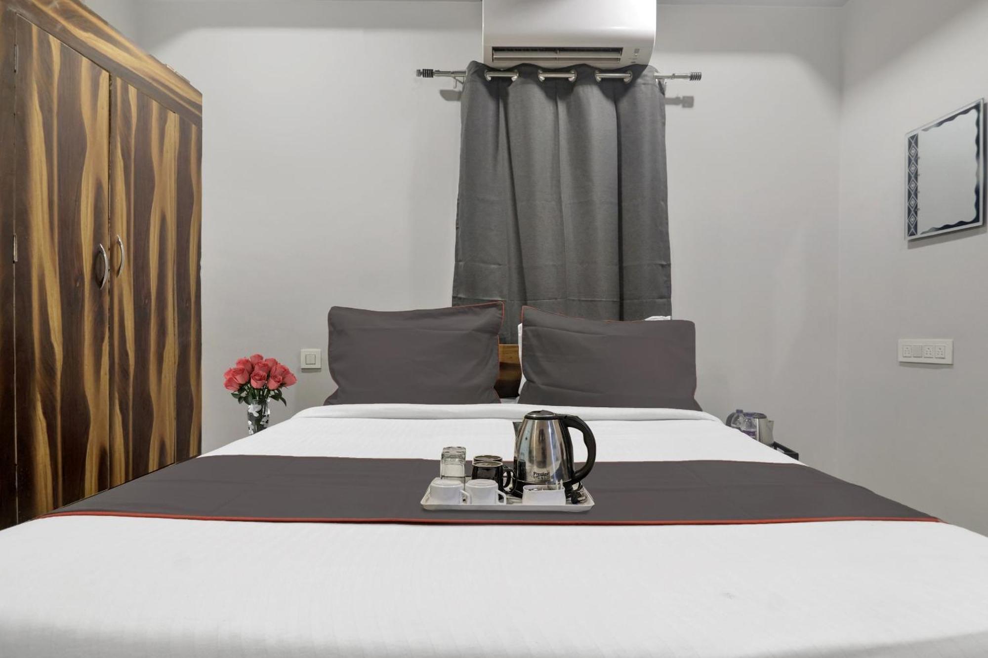 Super Townhouse Rcc Blizz Hotel Kondapur  Kültér fotó