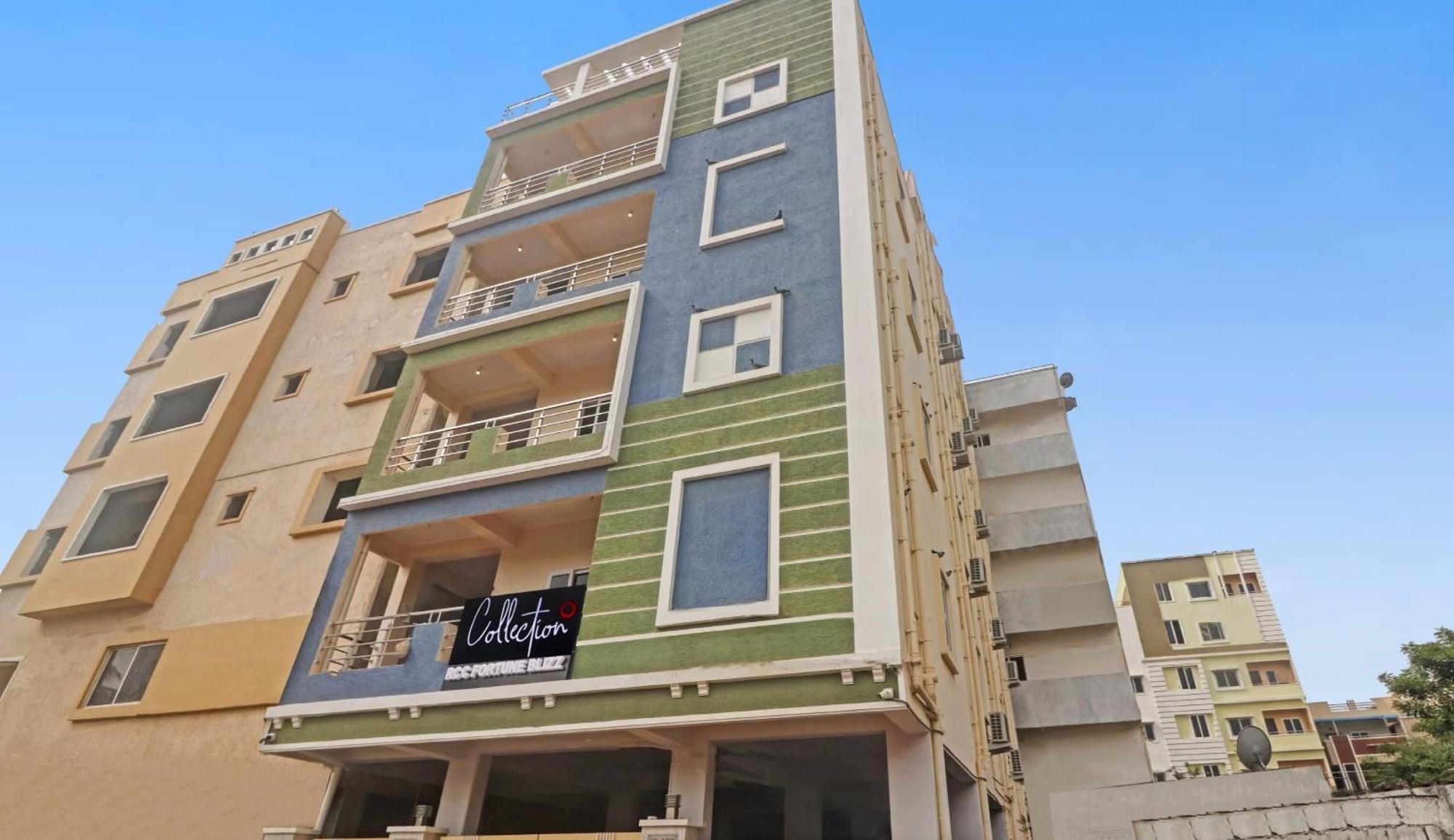 Super Townhouse Rcc Blizz Hotel Kondapur  Kültér fotó