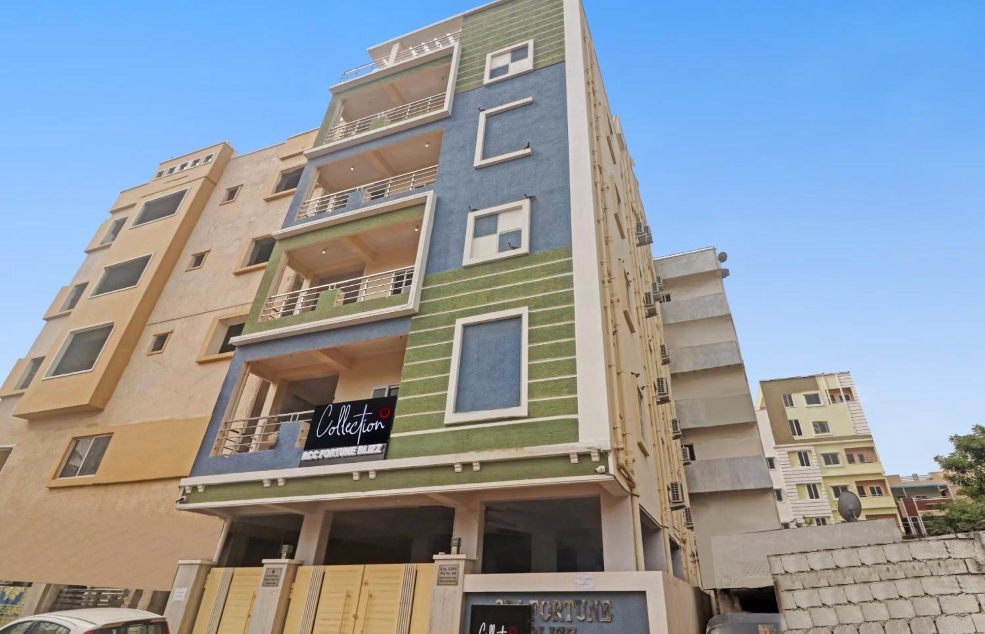 Super Townhouse Rcc Blizz Hotel Kondapur  Kültér fotó