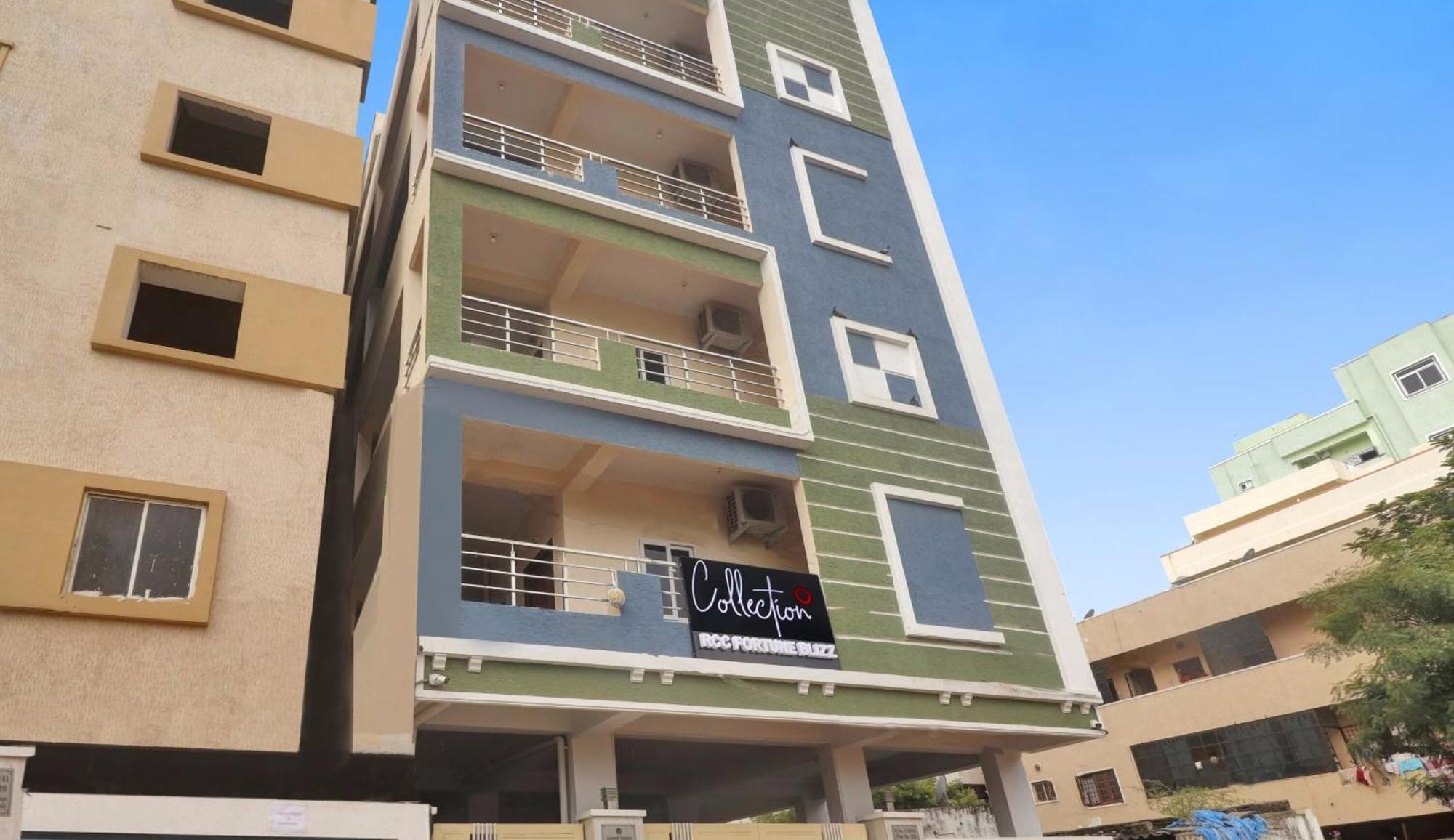 Super Townhouse Rcc Blizz Hotel Kondapur  Kültér fotó