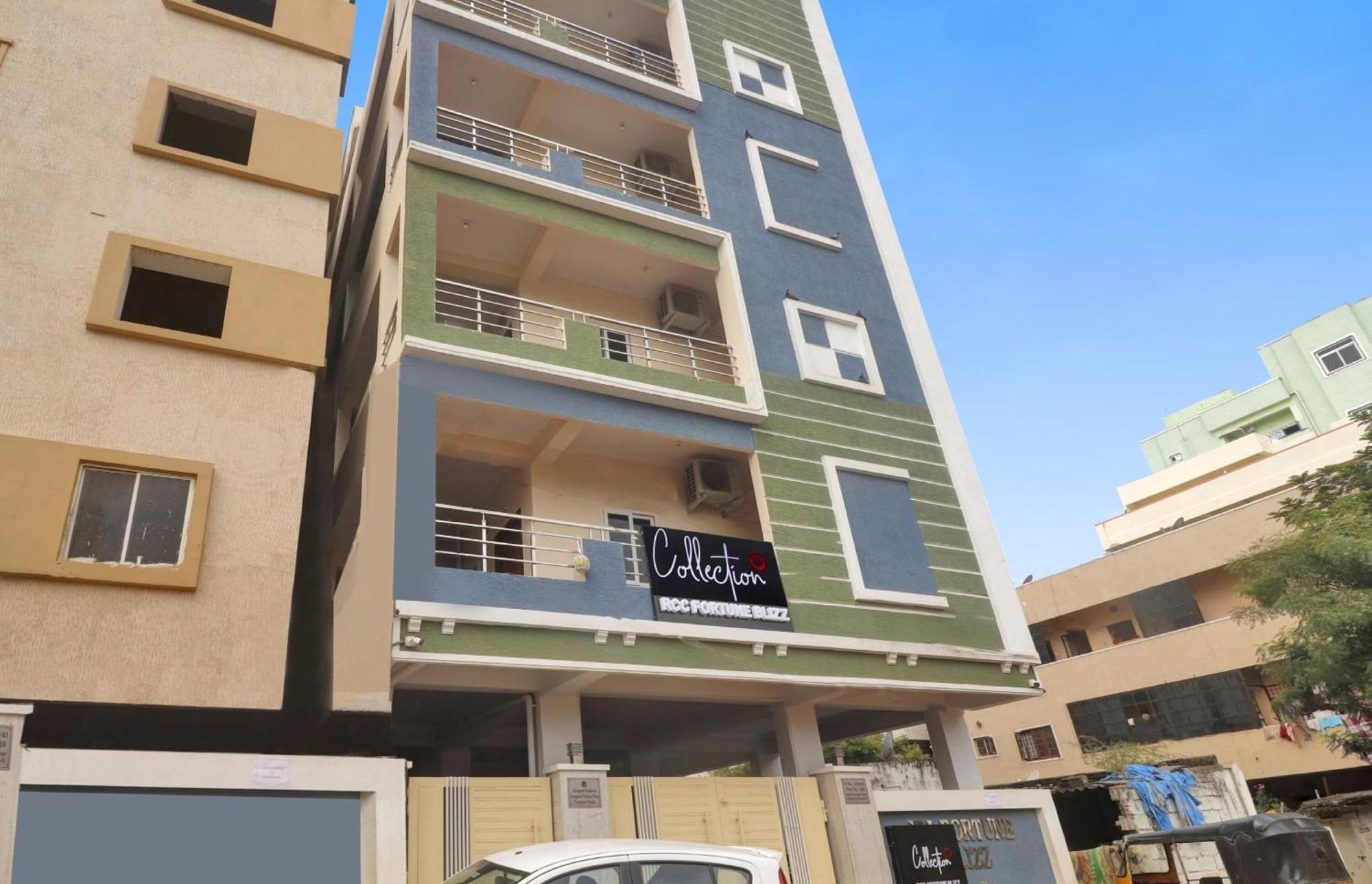 Super Townhouse Rcc Blizz Hotel Kondapur  Kültér fotó