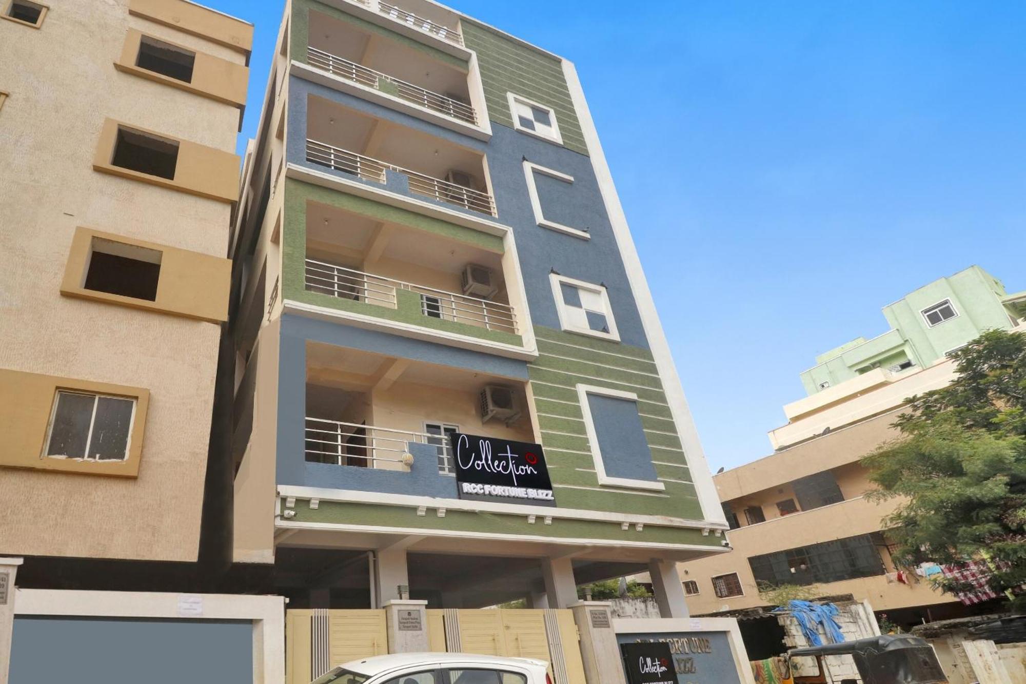 Super Townhouse Rcc Blizz Hotel Kondapur  Kültér fotó